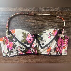 🤩✨VINTAGE Y2K Betsey Johnson Bikini Top✨🤩